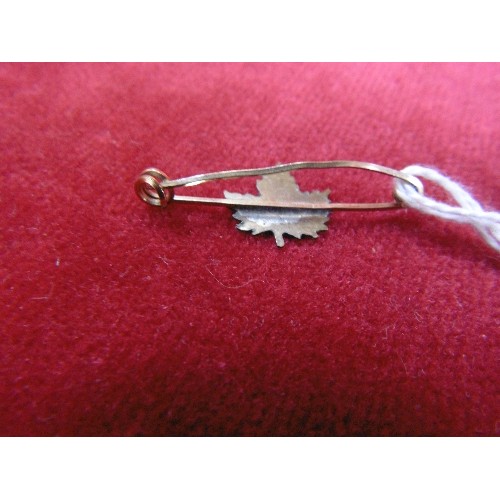 61 - A HOME MADE CANADIAN 9ct GOLD MAPLE LEAF BROOCH ENGRAVED WITH AN 