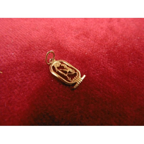 21 - AN EGYPT PENDANT 18ct GOLD WEIGHT .86g