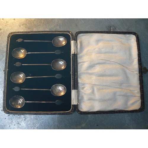 81 - SET OF SILVER COFFEE SPOONS WITH COFFEE BEAN HANDLES, BIRMINGHAM 1928, ORIGINAL BOX