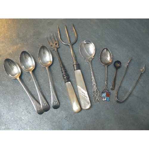 86 - SELECTION OF STERLING SILVER CUTLERY INCLUDING BREAD FORK WITH MOP HANDLE SHEFFIELD 1921 WILLIAM BAT... 