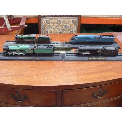 476 - 4 LNER STEAM LOCOMOTIVES INCLUDING MALLARD & FLYING SCOTSMAN + GREAT CENTRAL DIRECTOR CLASS ON PLINT... 