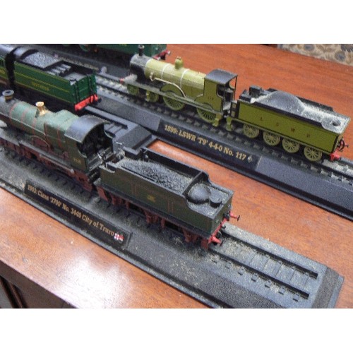 479 - 4 STATIC MODEL STEAM LOCOMOTIVES ON DISLPAY PLINTHS INC WINSTON CHURCHILL