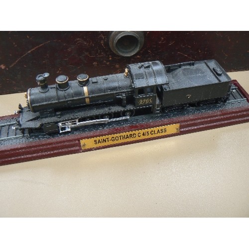 486 - 2 WOODEN TRAYS OF MODEL ACCESSORIES, PAINT ETC + STEAM LOCO ON PLINTH