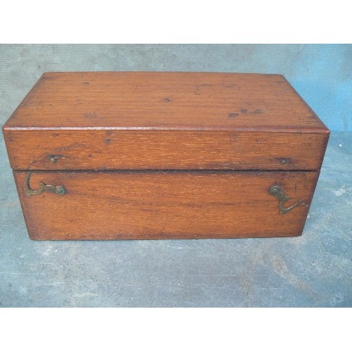 136 - LATE VICTORIAN OR EDWARDIAN STUDENTS MICROSCOPE IN ORIGINAL FITTED MAHOGANY BOX - THE COLUMN TILTS O... 