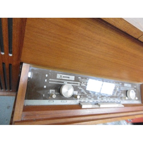 297 - STYLISH RETRO LOEWE -OPTA TURNTABLE & RADIOGRAM IN A TEAK CABINET