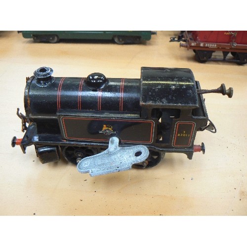 500 - HORNBY TYPE 40 O GAUGE TINPLATE CLOCKWORK LOCOMOTIVE WITH KEY