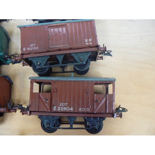 505 - HORNBY 5 TINPLATE O GAUGE WAGONS + BRAKE VAN