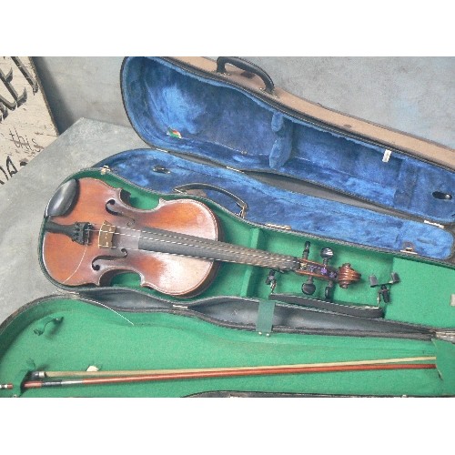 231 - ANTIQUE FULL SIZE VIOLIN, CIRCA 1900, WITH LABEL INSIDE 