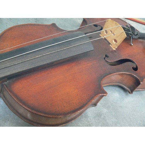 231 - ANTIQUE FULL SIZE VIOLIN, CIRCA 1900, WITH LABEL INSIDE 