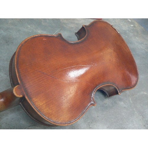 231 - ANTIQUE FULL SIZE VIOLIN, CIRCA 1900, WITH LABEL INSIDE 