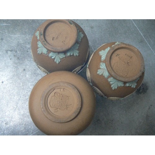 228 - 3 DOULTON LAMBETH SILICON WARE MINIATURE VASES. A PAIR AND A SINGLE (SINGLE DAMAGED) - 9CM