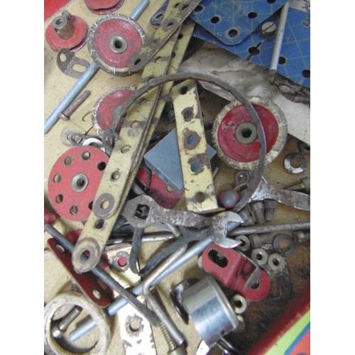 369B - A CIRCA 1950 MECCANO SET, NO 1 OUTFIT WITH PLAYWORN CONTENTS AND A GOOD INSTRUCTION BOOKLET. ALSO A ... 