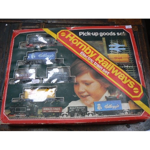 531 - HORNBY PICK-UP GOODS TRAIN SET IN BOX