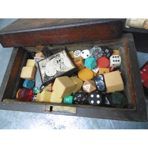 130 - VINTAGE AND MODERN GAMES INCLUDING AN UNUSUAL CELLULOID CHESS SET, BONE DOMINOES IN BOX, ROSEWOOD BO... 