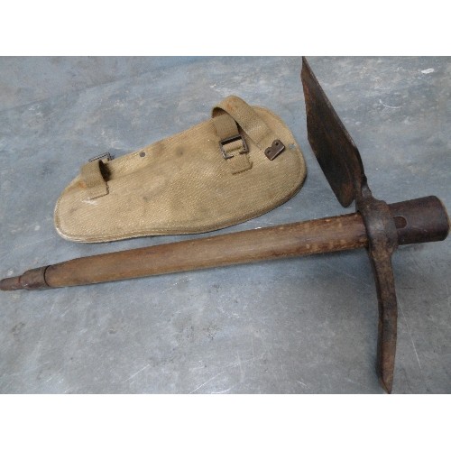 434 - A WW2 ENTRENCHING TOOL WITH ORIGINAL CANVAS BAG - METAL WORK MARKED  1942 CHILINGTON WITH BROAD ARRO... 