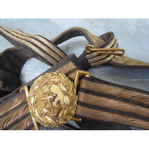 451 - A LATE 19TH CENTURY VICTORIAN OFFICERS ROYAL NAVY SWORD BELT WITH GILT BRASS BUCKLE AND FITTINGS INC... 