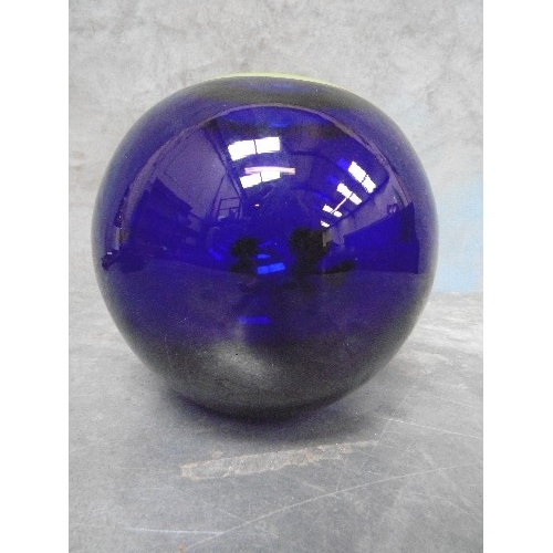 298B - A LATE 20TH CENTURY CZECH GLASS SPHERICAL VASE IN COBALT BLUE WITH YELLOW FLOWER DESIGN, SIGNED TO T... 