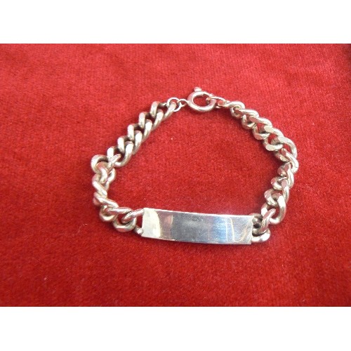 117 - SOLID SILVER CHUNKY I.D. BRACELET UNENGRAVED. WEIGHT 37.25g