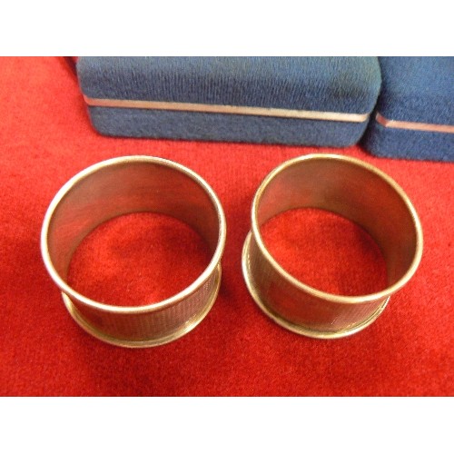 15 - A PAIR OF SILVER NAPKIN RINGS BIRMINGHAM 1985 BY Harman Brothers WEIGHT 22.84G IN GIFT BOXES