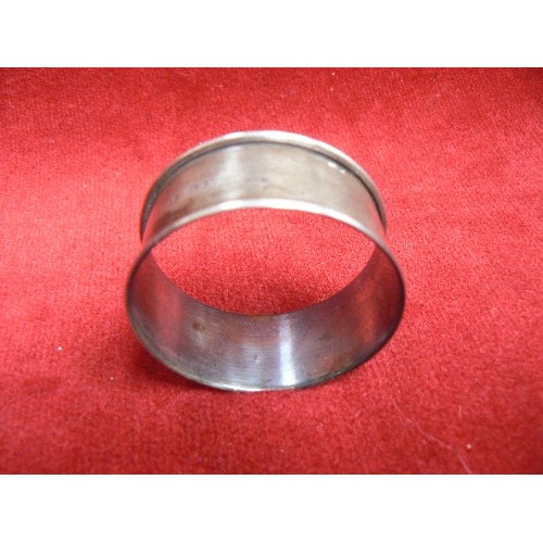 16 - SILVER NAPKIN RING BIRMINGHAM 1921 BY T H HAZLEWOOD
WEIGHT 5.75 GRAMS