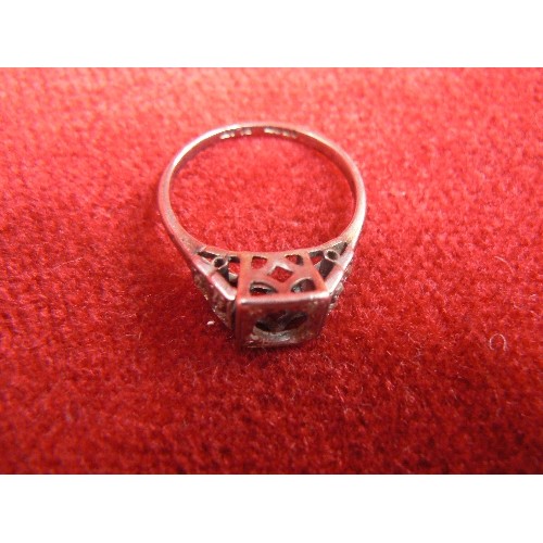 59 - AN 18ct GOLD RING WITH DIAMONDS SET IN PLATINUM WEIGHT 2.68g (main stone missing)