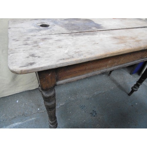 423 - VICTORIAN PINE SCRUB TOP KITCHEN SIDE TABLE WITH TURNED LEGS - HAS A HOLE IN THE TOP AT ONE END - SE... 