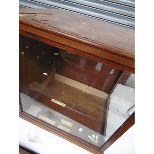 363 - VINTAGE SHOP DISPLAY CABINET OR TAXIDERMY CABINET. GLASS ON TWO SIDES SO WOULD FIT INTO A CORNER. 60... 