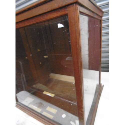 363 - VINTAGE SHOP DISPLAY CABINET OR TAXIDERMY CABINET. GLASS ON TWO SIDES SO WOULD FIT INTO A CORNER. 60... 