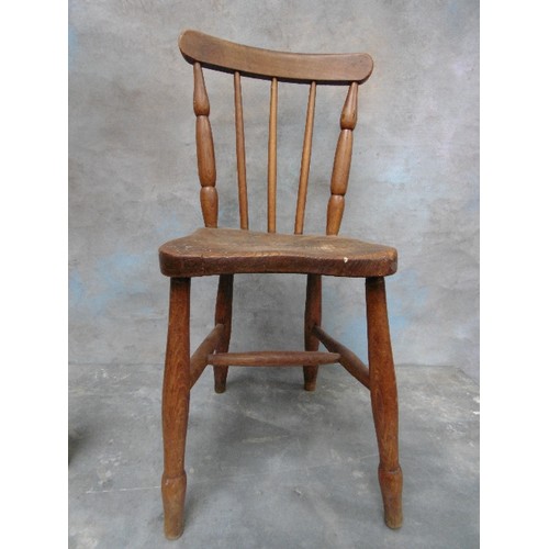 359 - LATE 19TH CENTURY CHILDS CHAIR WITH SPINDLE BACK AND ELM SEAT