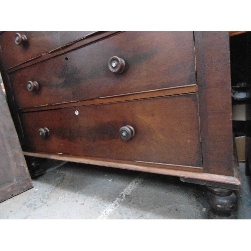 425 - A VERY HANDSOME MID VICTORIAN MAHOGANY CHEST OF DRAWERS. THREE SMALL DRAWERS, OVER TWO OVER THREE. A... 