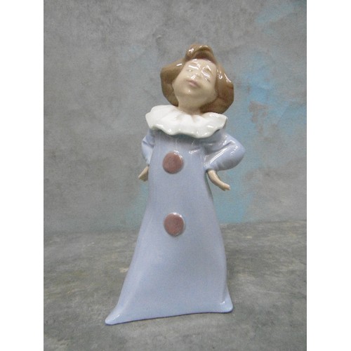 199C - A LLADRO NAO PORCELAIN PIERROT FIGURE - 15CM