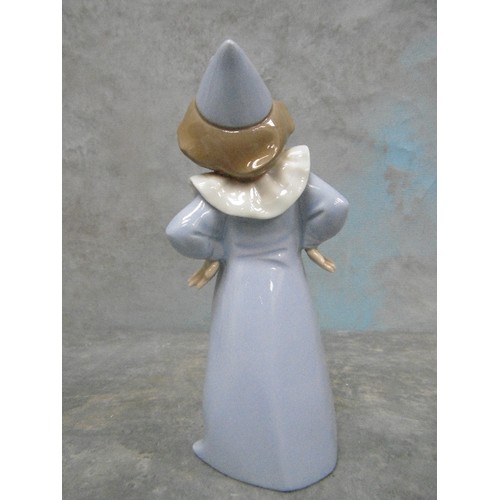 199C - A LLADRO NAO PORCELAIN PIERROT FIGURE - 15CM