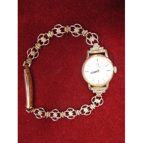 67 - VINTAGE OMEGA GOLD PLATED LADIES WATCH WITH GOLD PLATED STRAP 1965 REG NUMBER 22831297 WORKING WELL