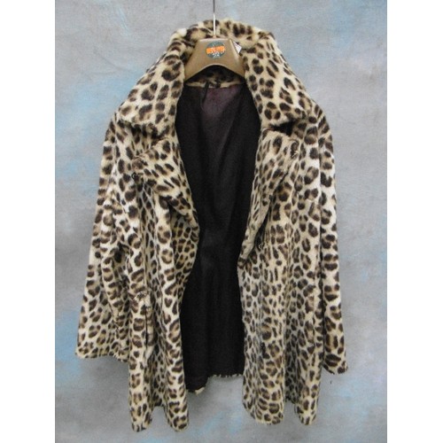 347E - VINTAGE DEBENHAMS LEOPARD PATTERN FAUX FUR JACKET