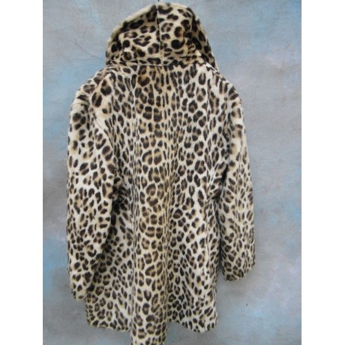 347E - VINTAGE DEBENHAMS LEOPARD PATTERN FAUX FUR JACKET