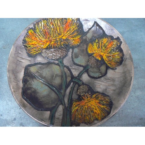 299D - AN UNUSUAL CIRCA 1970'S STUDIO POTTERY DISH WITH RAISED DESIGN OF SUNFLOWERS