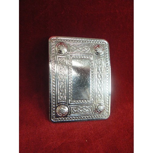 100 - LARGE SILVER METAL BELT BUCKLE WITH CELTIC KNOT MOTIF