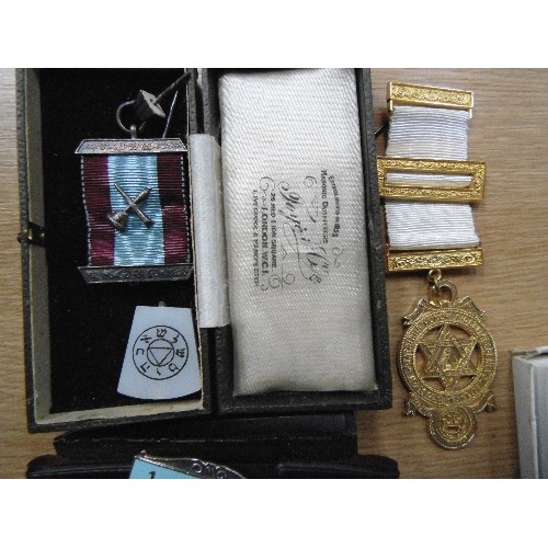 138D - A BOX OF MASONIC JEWELS INCLUDING 