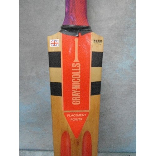 341 - A GOOD QUALITY CRICKET BAT BY GRAY-NICOLLS - THE DYNADRIVE MASTER - RETAILED BY HOBBS CAMBRIDGE, WIT... 