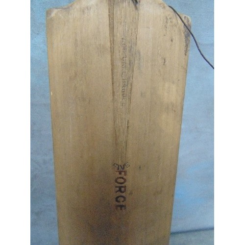 342 - A GOOD VINTAGE J B HOBBS ENDORSED SUMMERS BROWN AND SONS WILLOW CRICKET BAT THE 