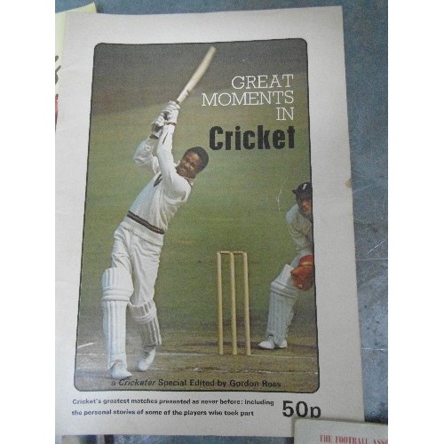 343 - VINTAGE CRICKETING EPHEMERA INCLUDING A 1947 TEST SERIES SOUVENIR PROGRAMME, ENGLAND XI VS S AFRICA ... 