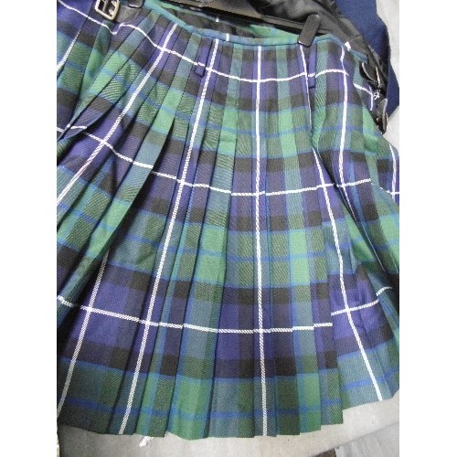 463 - A TRADITIONAL SCOTTISH KILT AND 