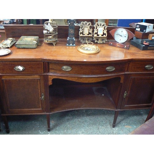 377 - EARLY 20TH CENTURY MAHOGANY SIDEBOARD WITH SATINWOOD BANDING RAISED ON SIX SPADE FEET - UPSTAND WITH... 