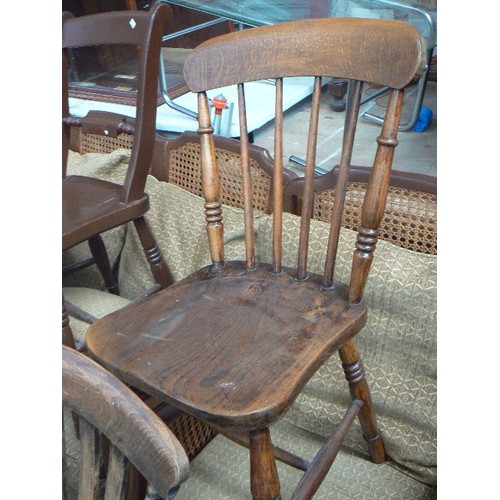 422 - FOUR VICTORIAN KITCHEN CHAIRS INCLUDING A PAIR WITH LATHE BACKS - ALL WITH ELM SEATS