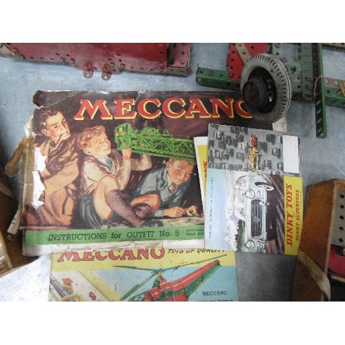 369E - GOOD BOX OF VINTAGE MECCANO WITH BOOKLETS - 1950'S AND 60'S