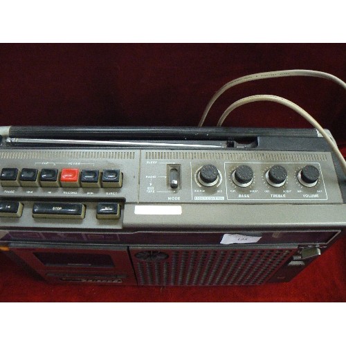 125 - VINTAGE SHARP GF-6000 RADIO-CASSETTE PLAYER.