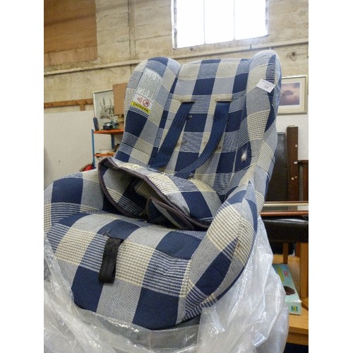 529 - BABY CAR-SEAT IN BLUE CHECKED FABRIC.