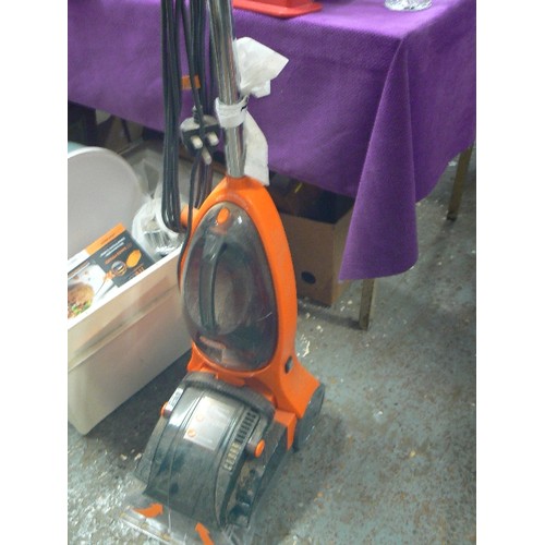 286 - VAX UPRIGHT WET & DRY VACUUM.