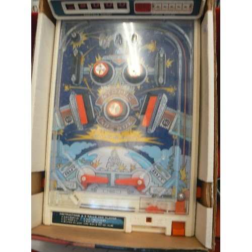 371 - TOMY ATOMIC ARCADE PINBALL GAME. ORIGINAL BOX. IN WORKING ORDER