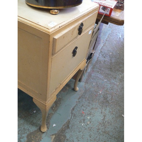 430 - SMALL CREAM PAINTED VINTED CABINET/BEDSIDE. ON CABRIOLE LEGS.